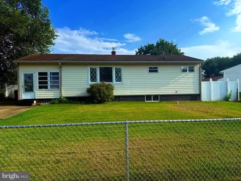 18 John Collins Cir, Dover, DE 19904