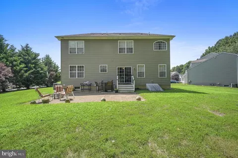 Exterior - 14 W Goldinger Rd, Dover, DE 19904 photo 3 of 4