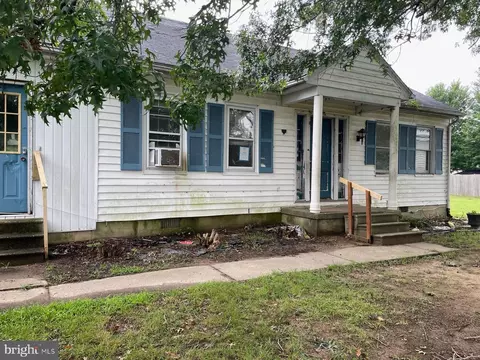10 Newark Cir, Dover, DE 19904