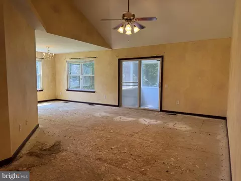 Living - 115 Sheffield Dr, Dover, DE 19901 photo 1 of 3