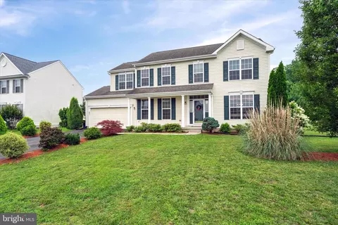 381 Grayton Dr, Smyrna, DE 19977
