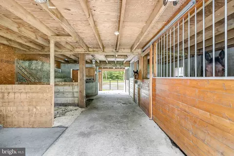 Entry Way - 5634 Pearsons Corner Rd, Dover, DE 19904 photo 7 of 7