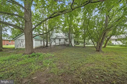 Exterior - 71 N Halsey Rd, Dover, DE 19901 photo 3 of 4