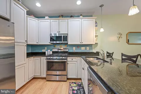 Kitchen - 147 Candor Ln, Dover, DE 19901 photo 2 of 4