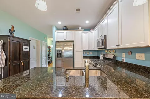 Kitchen - 147 Candor Ln, Dover, DE 19901 photo 4 of 4