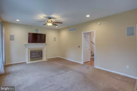 Living - 113 Maple Glen Dr, Dover, DE 19904 photo 2 of 6