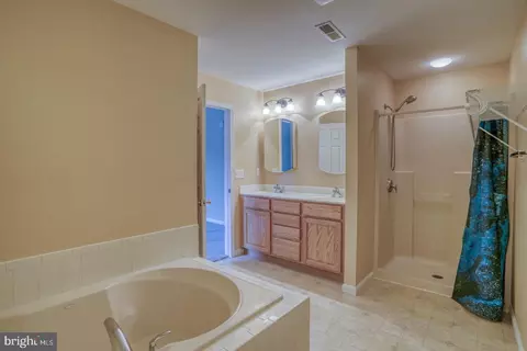 Entry Way - 113 Maple Glen Dr, Dover, DE 19904 photo 5 of 6