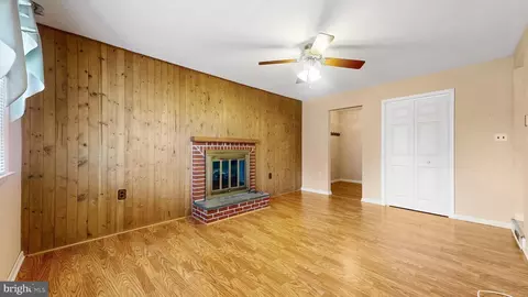 Living - 341 Alder Rd, Dover, DE 19904 photo 2 of 5