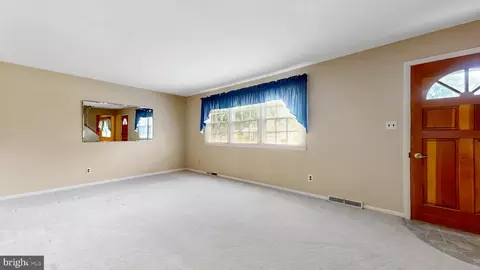 Living - 341 Alder Rd, Dover, DE 19904 photo 3 of 5