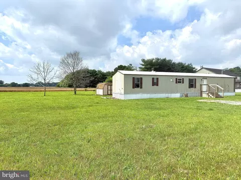 16 Abbotts Pond Rd, Greenwood, DE 19950