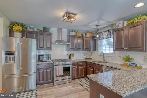 Kitchen - 122 Lulu Ln, Dover, DE 19901 photo 4 of 4