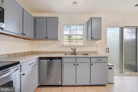 Kitchen - 39 Periwinkle Ct, Dover, DE 19904 photo 3 of 4
