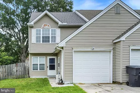 39 Periwinkle Ct, Dover, DE 19904