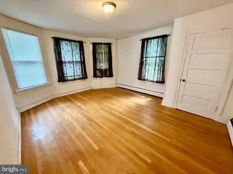Living - 220 N Bradford St, Dover, DE 19904 photo 4 of 4