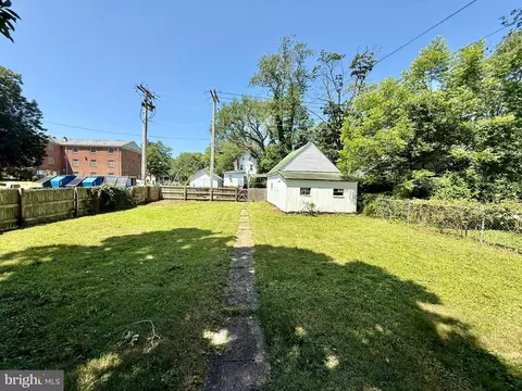 Exterior - 220 N Bradford St, Dover, DE 19904 photo 3 of 4