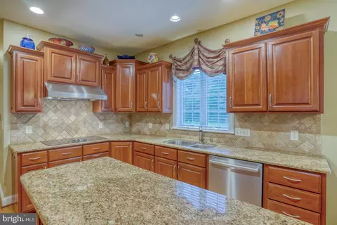 Kitchen - 33 Chadwick Dr, Dover, DE 19901 photo 3 of 4