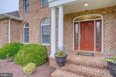 Exterior - 33 Chadwick Dr, Dover, DE 19901 photo 4 of 4