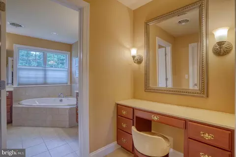 Bath - 33 Chadwick Dr, Dover, DE 19901 photo 5 of 8