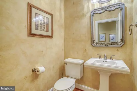 Bath - 33 Chadwick Dr, Dover, DE 19901 photo 2 of 8