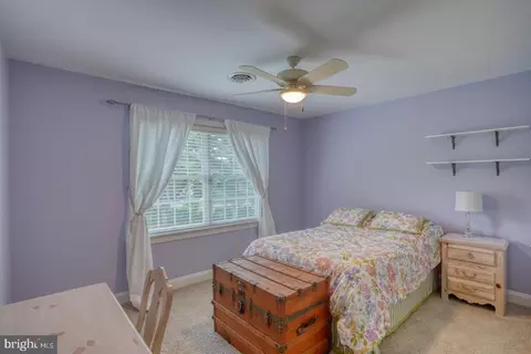Bedroom - 33 Chadwick Dr, Dover, DE 19901 photo 4 of 7
