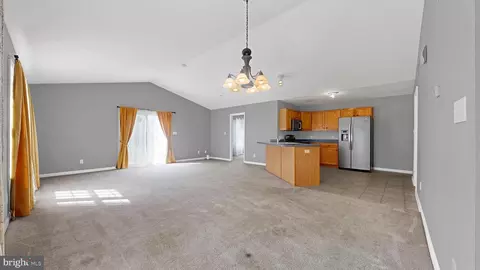 Living - 63 N Planters Ln, Dover, DE 19901 photo 5 of 5