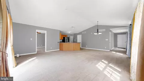 Living - 63 N Planters Ln, Dover, DE 19901 photo 2 of 5