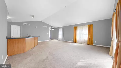 Living - 63 N Planters Ln, Dover, DE 19901 photo 3 of 5