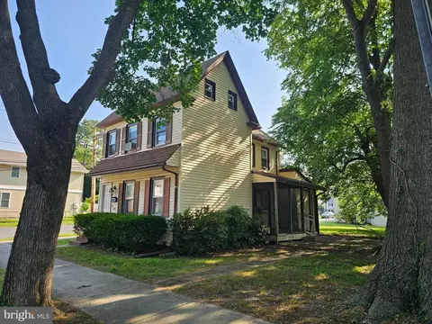 Exterior - 239 N New St, Dover, DE 19904 photo 1 of 5