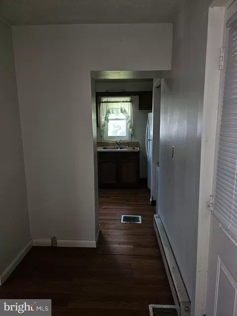 Entry Way - 239 N New St, Dover, DE 19904 photo 1 of 7
