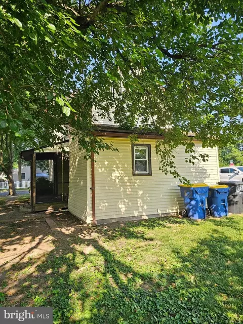Exterior - 239 N New St, Dover, DE 19904 photo 4 of 5
