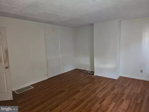 Living - 239 N New St, Dover, DE 19904 photo 3 of 5