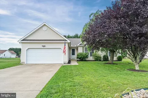 135 Albert Pl, Felton, DE 19943