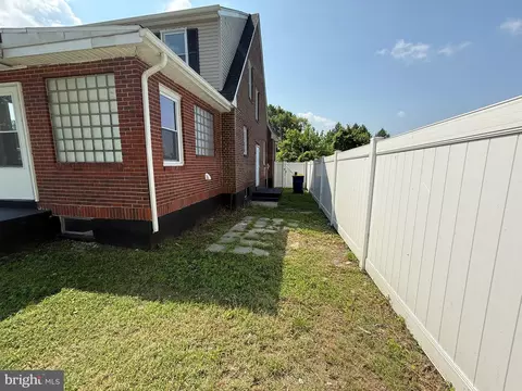 Exterior - 949 Lincoln St, Dover, DE 19904 photo 7 of 9
