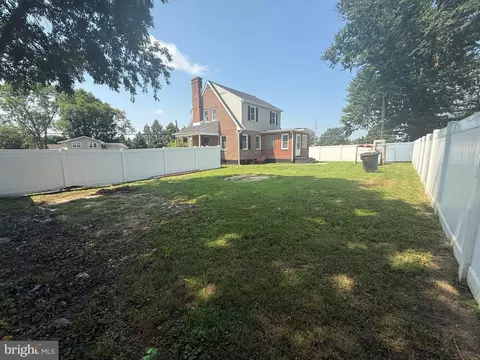 Exterior - 949 Lincoln St, Dover, DE 19904 photo 5 of 9