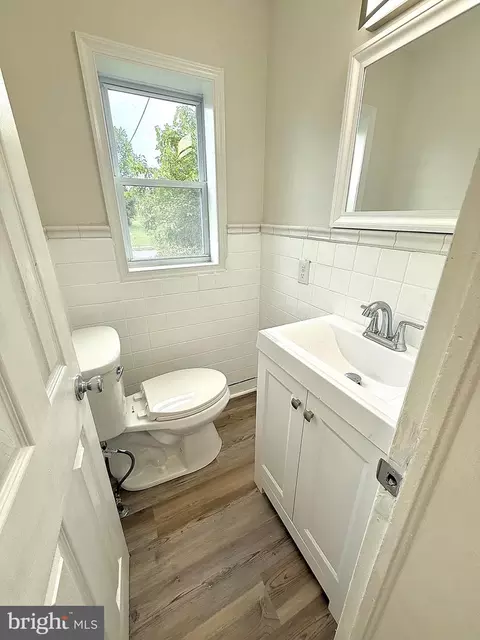 Bath - 949 Lincoln St, Dover, DE 19904 photo 1 of 5