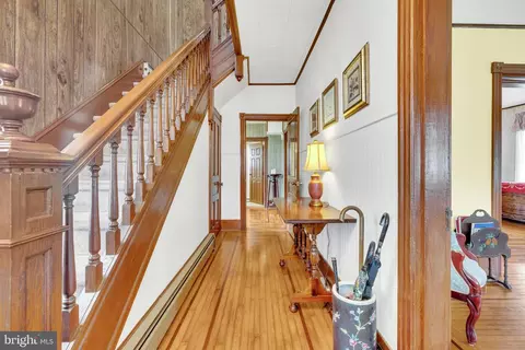 Entry Way - 207 Commerce St, Harrington, DE 19952 photo 3 of 5