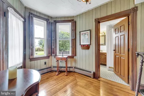 Entry Way - 207 Commerce St, Harrington, DE 19952 photo 1 of 5