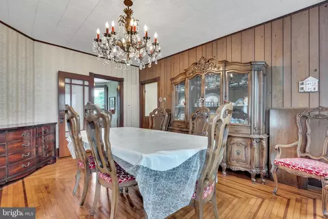 Dining - 207 Commerce St, Harrington, DE 19952 photo 2 of 4