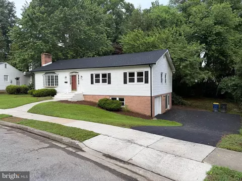1120 Woodsedge Rd, Dover, DE 19904