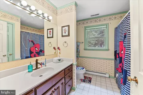 Bath - 2876 Sharon Hill Rd, Dover, DE 19904 photo 1 of 2