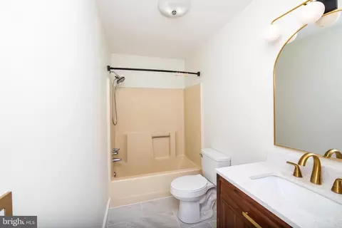 Bath - 110 Carlisle Dr, Dover, DE 19904 photo 1 of 4