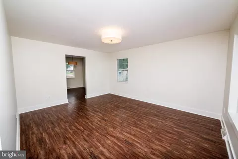 Living - 110 Carlisle Dr, Dover, DE 19904 photo 3 of 3