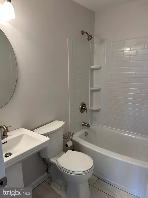 Bath - 3949 Leipsic Rd, Dover, DE 19901 photo 1 of 5