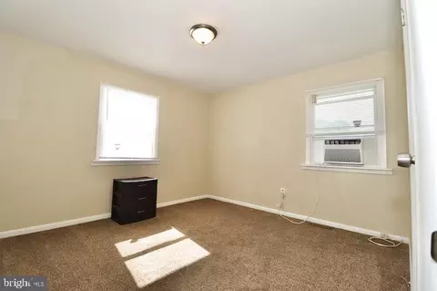Bedroom - 856 Lincoln St, Dover, DE 19904 photo 2 of 2