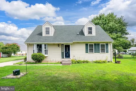 23 S Bay Cir S, Dover, DE 19904