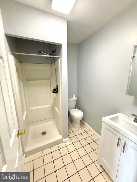 Bath - 128 Spruance Rd, Dover, DE 19901 photo 1 of 4