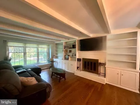 Living - 100 S Shore Dr, Dover, DE 19901 photo 3 of 3