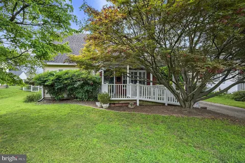 604 Lakewood Pl, Dover, DE 19904