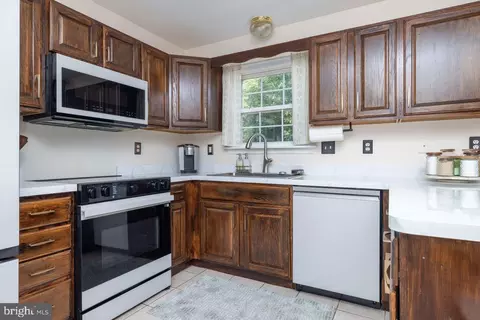 Kitchen - 20 Turningleaf Ct, Dover, DE 19904 photo 2 of 3