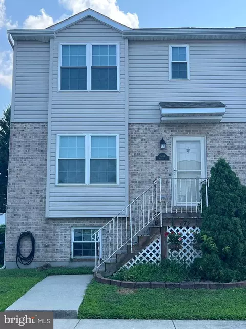 679 Widener Ln, Smyrna, DE 19977
